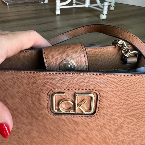 BRAND NEW CARAMEL BROWN GOLD CALVIN KLEIN PURSE BAG HANDBAG CK CLUTCH HOGA1WX1 - Picture 8 of 8